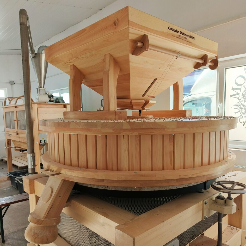 Moara pe pietre Moara Gliga Piatra Neamt 1