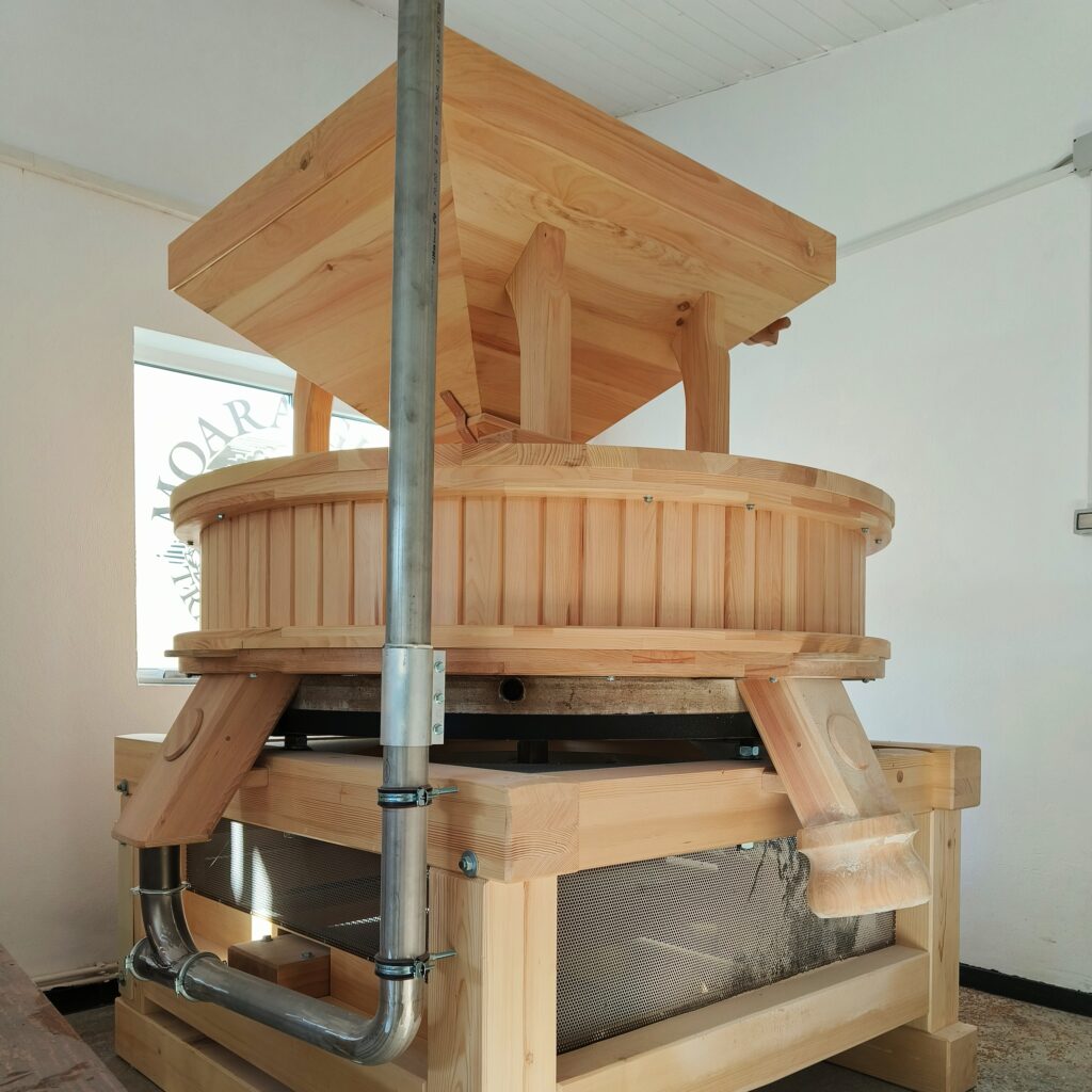 Moara pe pietre Moara Gliga Piatra Neamt 2